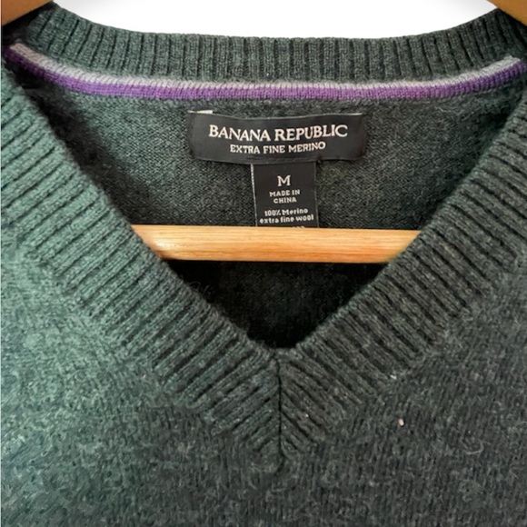 Banana Republic Merino Wool Sweater - Picture 3 of 3